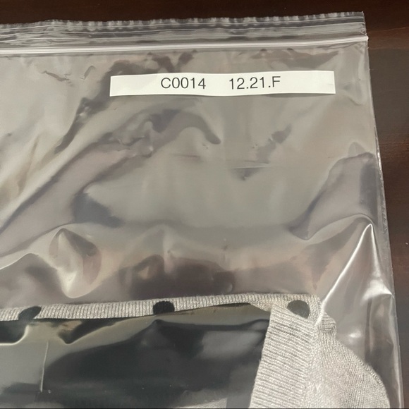 Lane Bryant Black and Gray Lightweight Polka Dot V Neck Sweater Size 14/16 - Picture 10 of 10